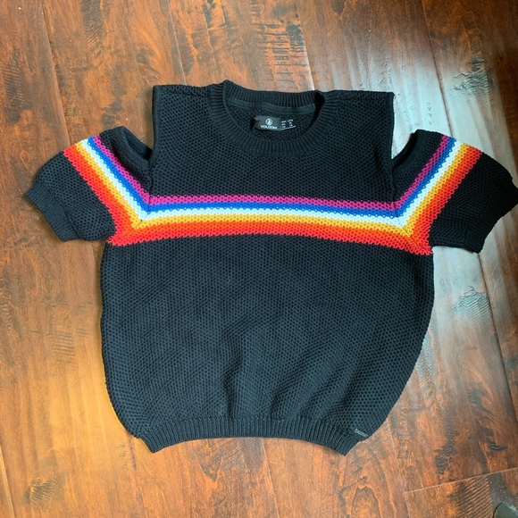 Black knitted short sleeve with shoulder cutouts - Picture 3 of 7